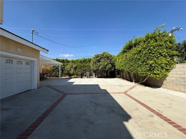 Foto del edificio - 5031 Kauffman Ave