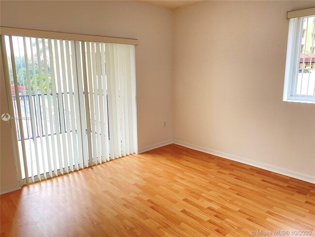 Building Photo - 3410 Coral Way