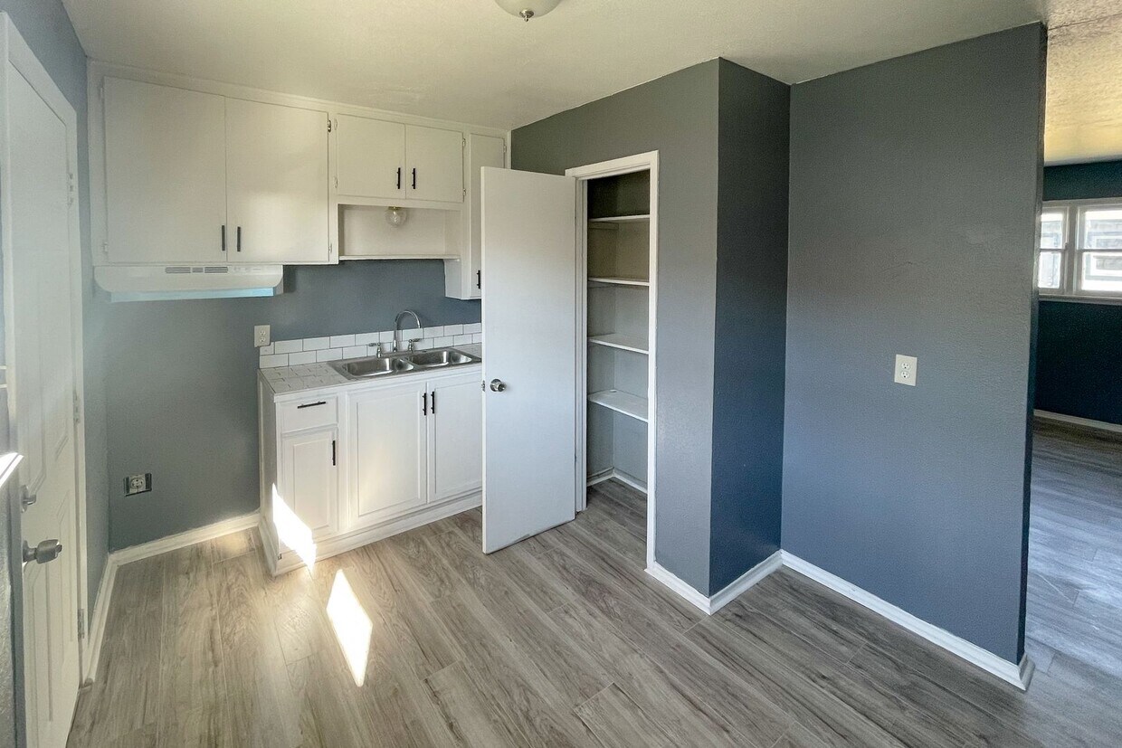 Primary Photo - 523 42nd St. Lubbock TX 79404