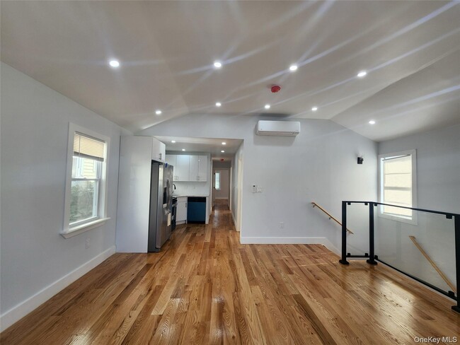 Building Photo - 330 Taylor Ave