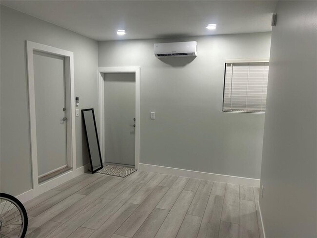 Foto del edificio - 135 Ponce de Leon St