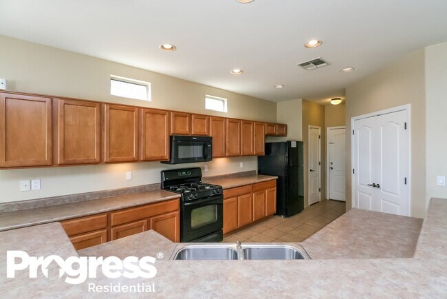 Building Photo - 7902 N Blue Brick Dr