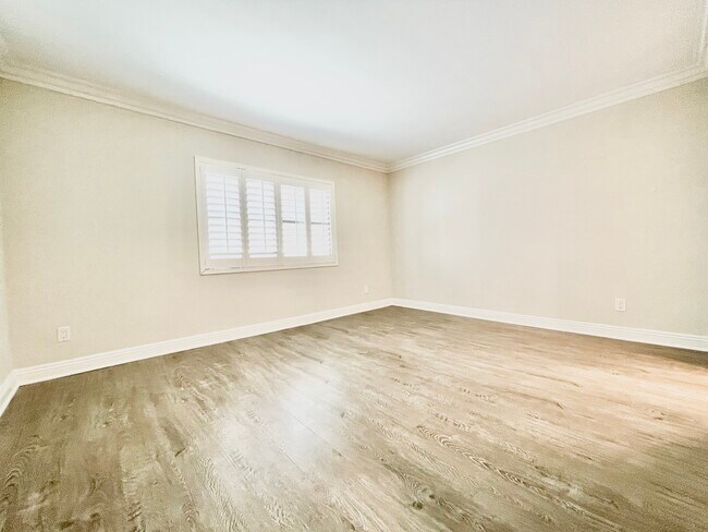 Foto del edificio - 15323 Weddington St