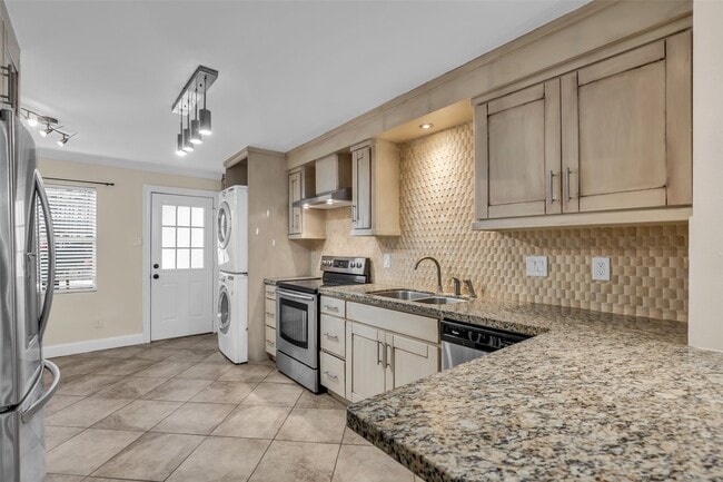 Building Photo - 5238 Arboles Dr