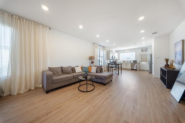 Foto del edificio - 6304 Barrington Clf Trl