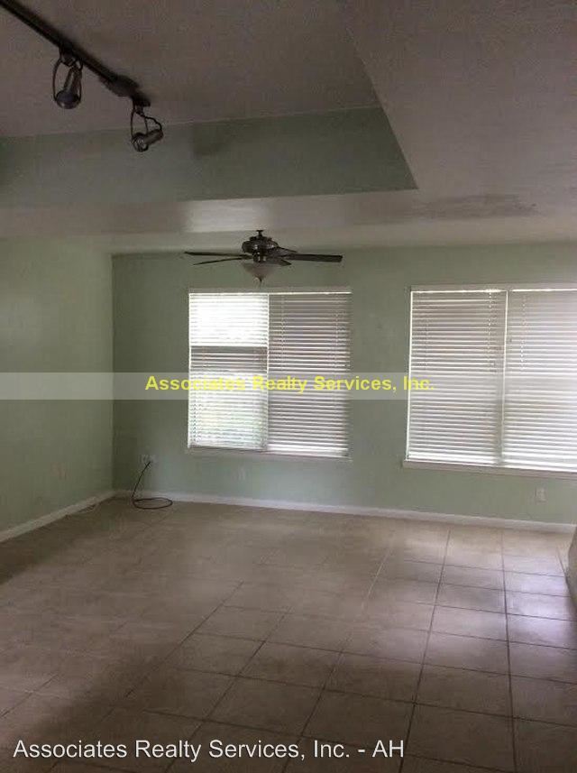 Foto del edificio - 3031 SW Archer Rd