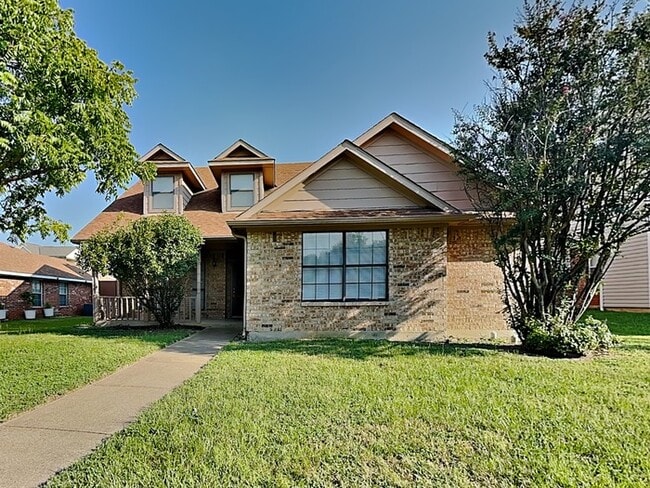 Building Photo - 11825 Hickory Garden Dr