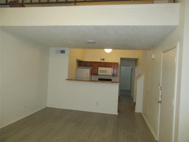Building Photo - 13211 Emily Rd