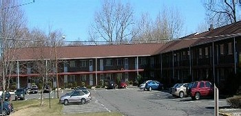 Primary Photo - Crestwood Apartments