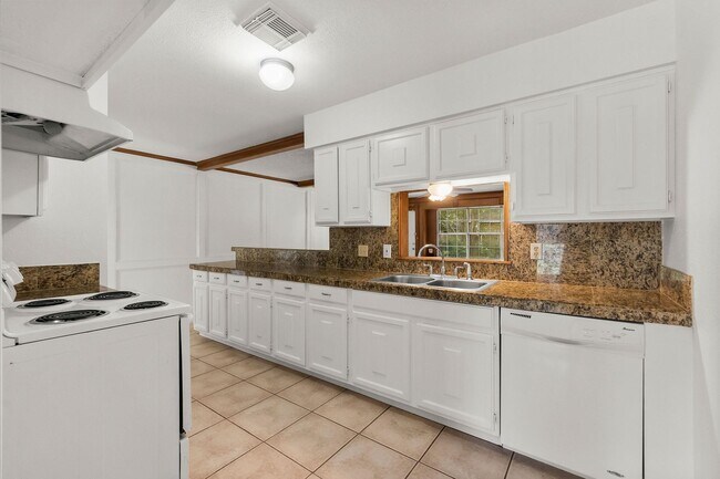 Foto del edificio - 23007 Whispering Willow Dr