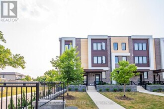Building Photo - 5-100 Roding St