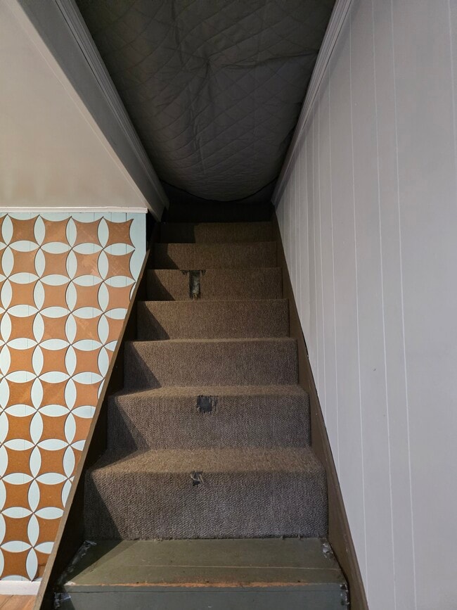 Building Photo - 6990 W Lake Rd