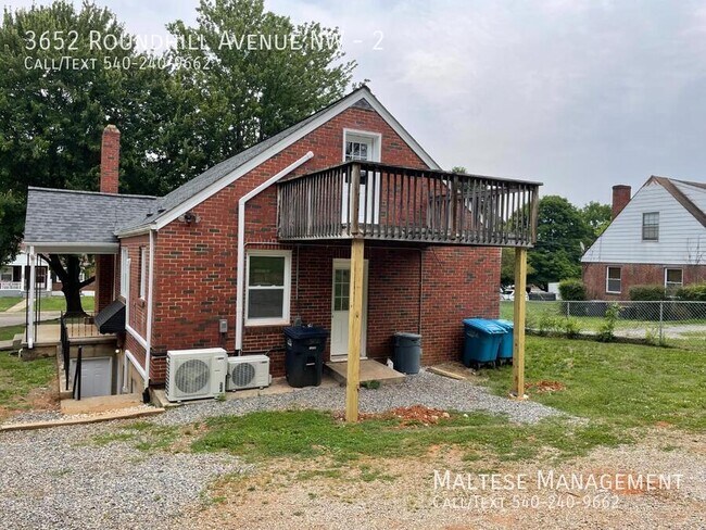 Foto del edificio - 3652 Roundhill Ave NW