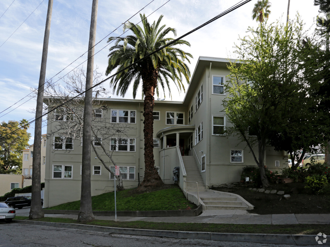 Building Photo - 878 E 28th St