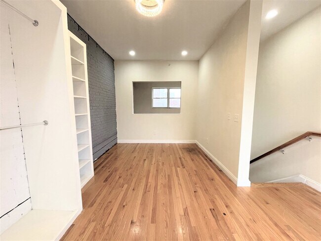 Foto del edificio - 62 Pleasant St