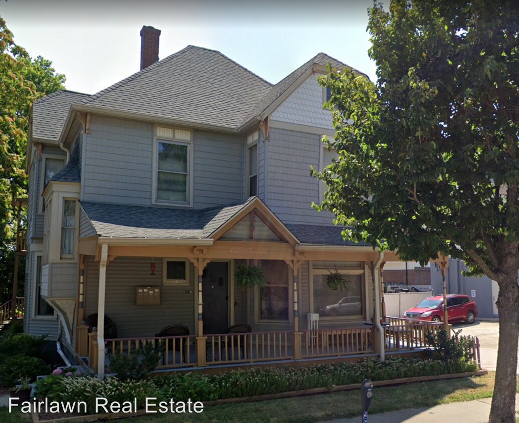 Primary Photo - 406 N Randolph St
