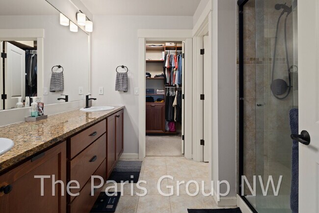Foto del edificio - Stylish Model Hm in Issaquah Highlands * Park-Facing, EV Charger, Designer Upgrades & Very Walkable!