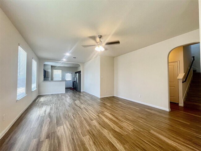 Foto del edificio - 3403 Falling Brook Dr