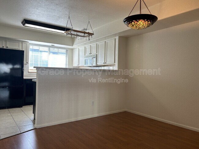 Foto del edificio - 8199 Welby Rd