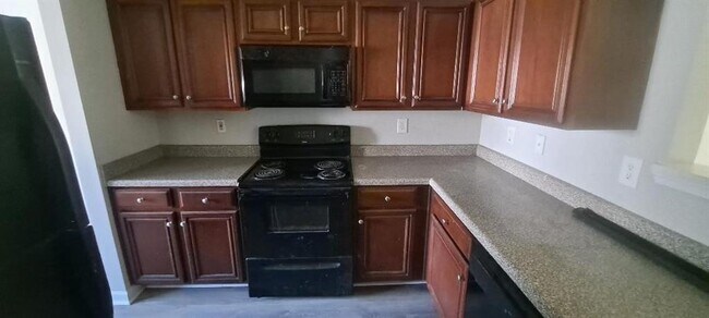Foto del edificio - 2392 Bigwood Trail
