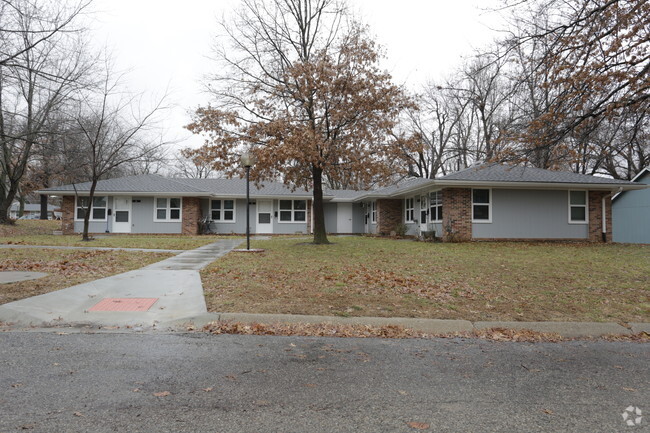 Building Photo - Southern Heights