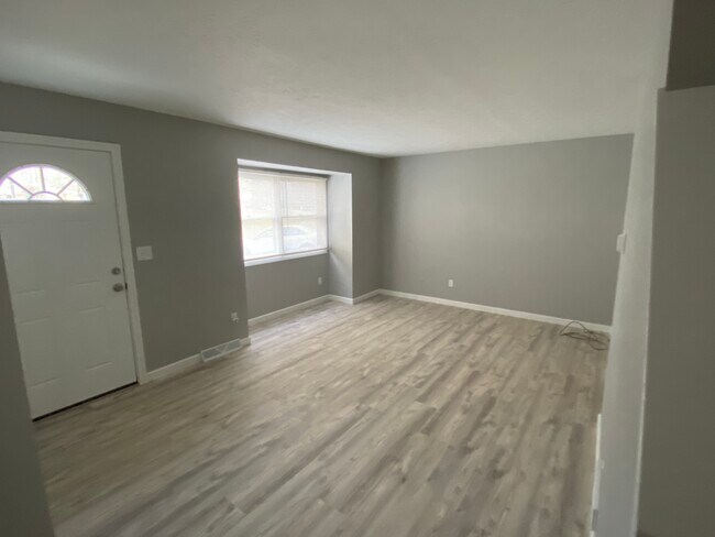 Building Photo - 6036 Applecrest Ct