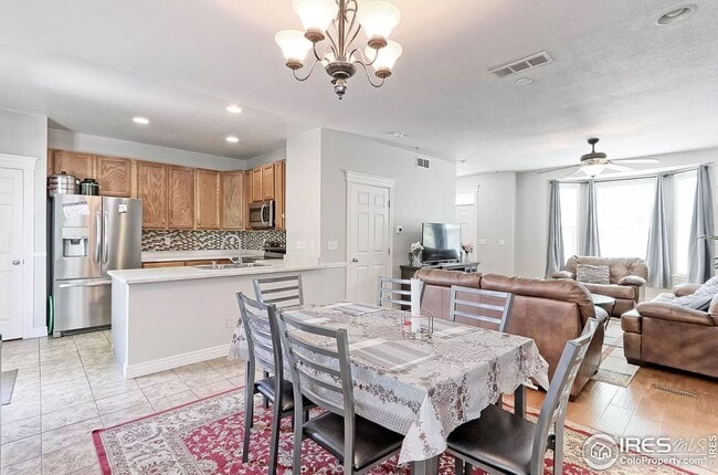 Foto del edificio - Must see paired home in Coal Creek