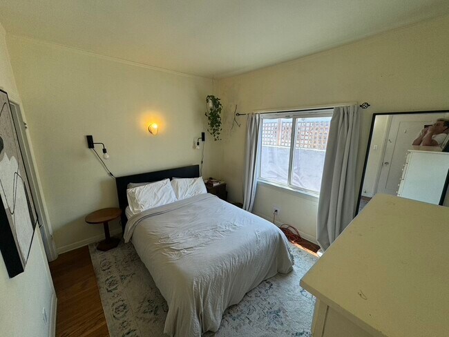 Foto del edificio - 4105 Clayton Ave
