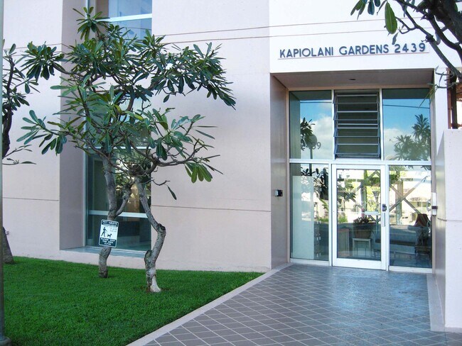 Fotografía del edificio - 2439 Kapiolani Blvd
