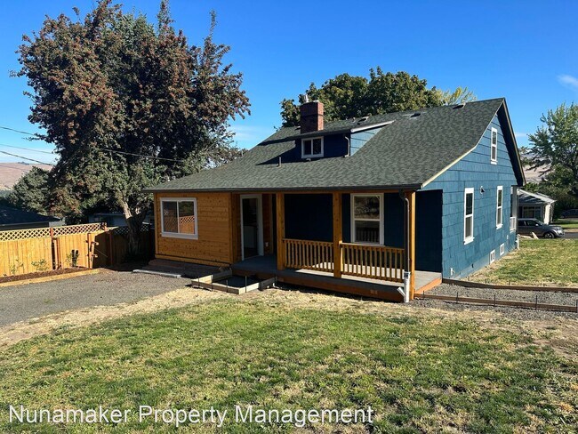 Foto del edificio - 4 br, 2 bath House - 700 W 15th St.