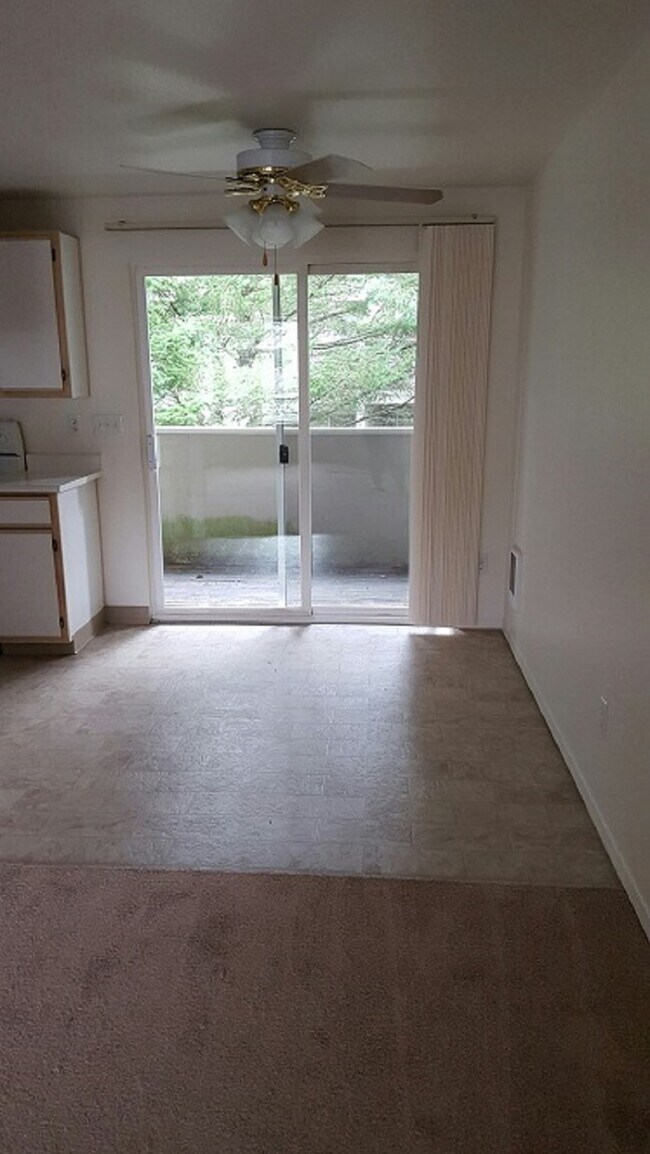 Building Photo - 2220 Gilman Dr