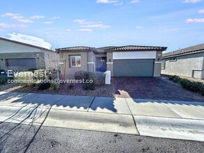 Building Photo - 497 Silver Smt Ave