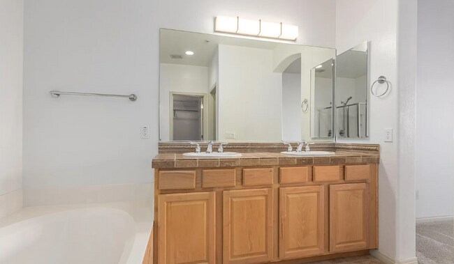 Foto del edificio - 16420 N Thompson Peak Pky