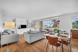 Building Photo - 611 Ocean Dr