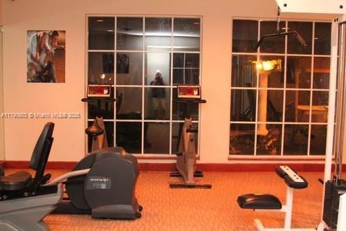 Foto del edificio - 10717 Cleary Blvd