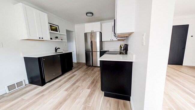 Foto del edificio - 4667 Cedar Ave S