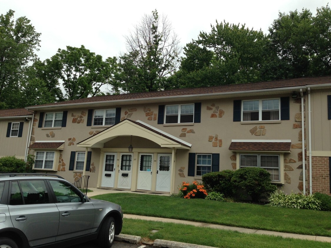 35 Shannon Rd, North Wales, PA 19454 Condo for Rent in North Wales
