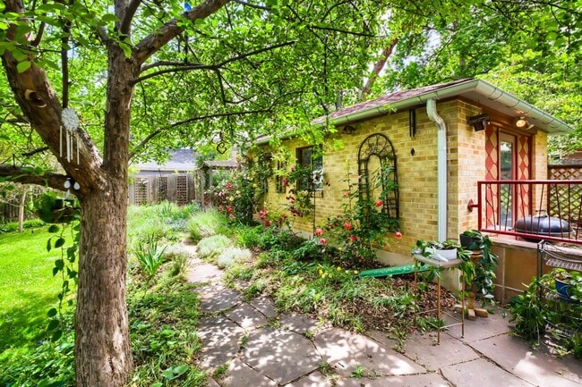 Building Photo - Charming Downtown Oasis | Steps to Pearl Street