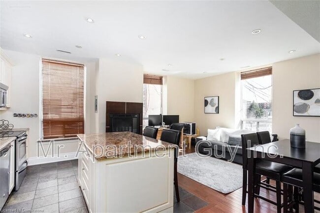 Photo du bâtiment - 283 King St E