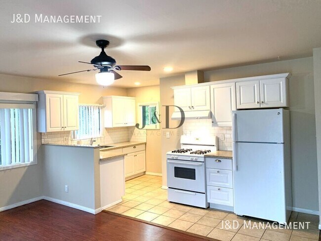 Foto del edificio - 8770 Lamar St