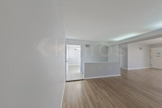 Building Photo - 2278 Gadbury Dr