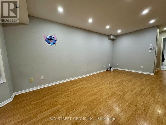 Photo du bâtiment - 19 Rosebank Dr