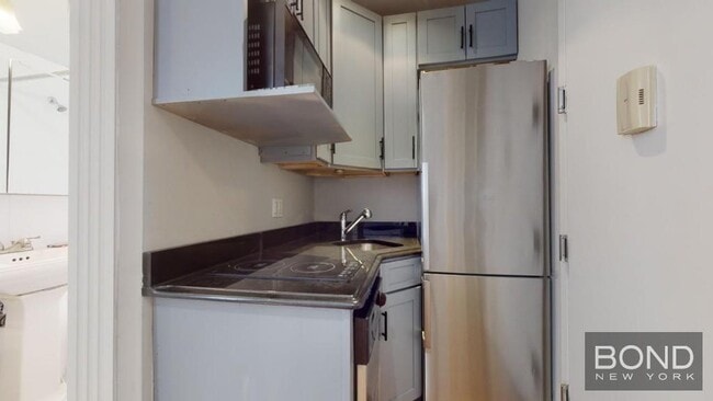 Building Photo - 326 E 35th St