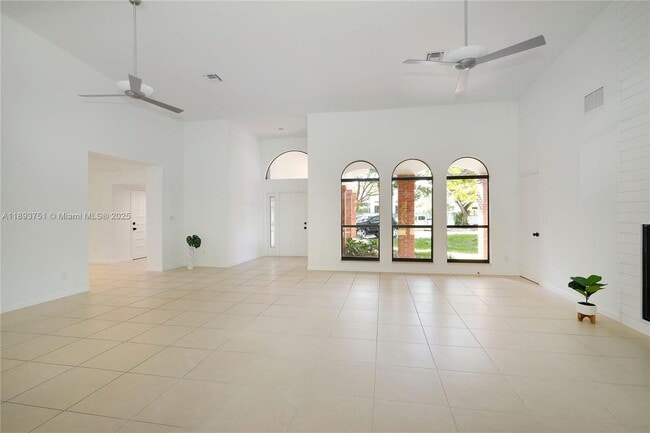 Foto del edificio - 6841 SW 130th Terrace