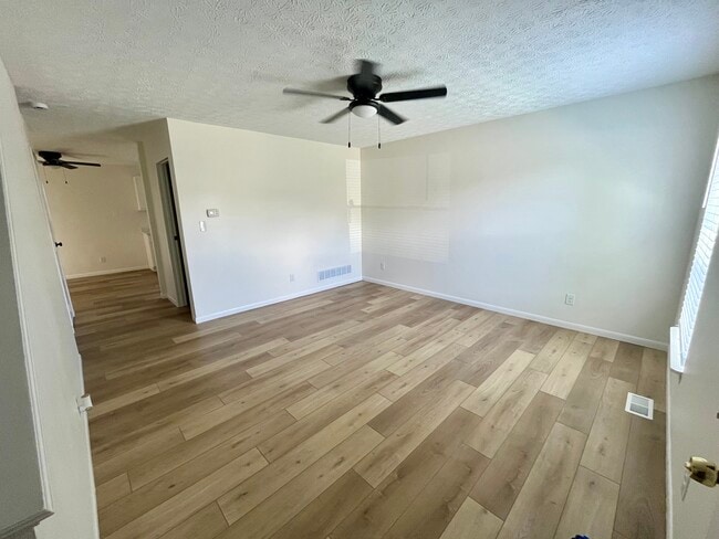 Living Room - 4895 Drayton Rd