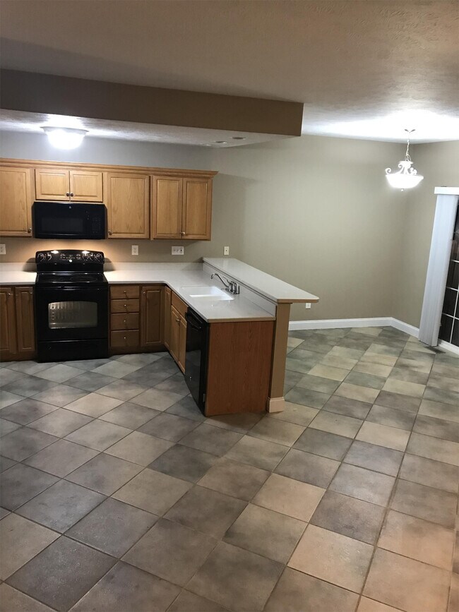 Building Photo - 114 Wintergreen Dr