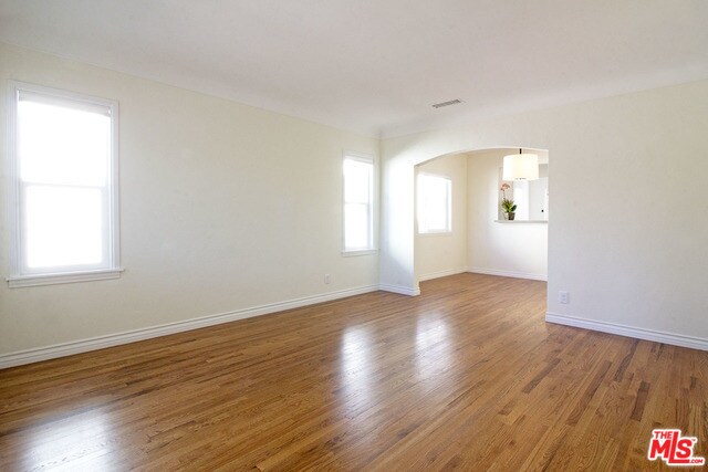 Foto del edificio - 3155 Larga Ave