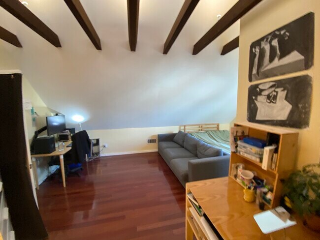 Foto del edificio - 381 Highland Ave