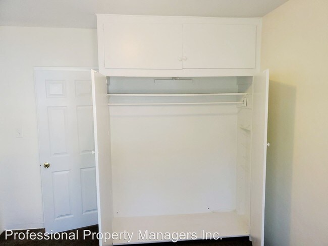 Building Photo - 6340 10th Ave