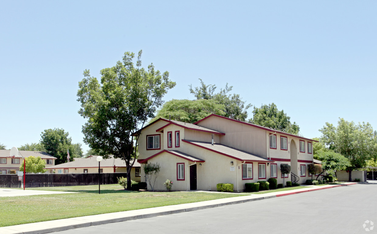 Primary Photo - Chowchilla Garden Apartments